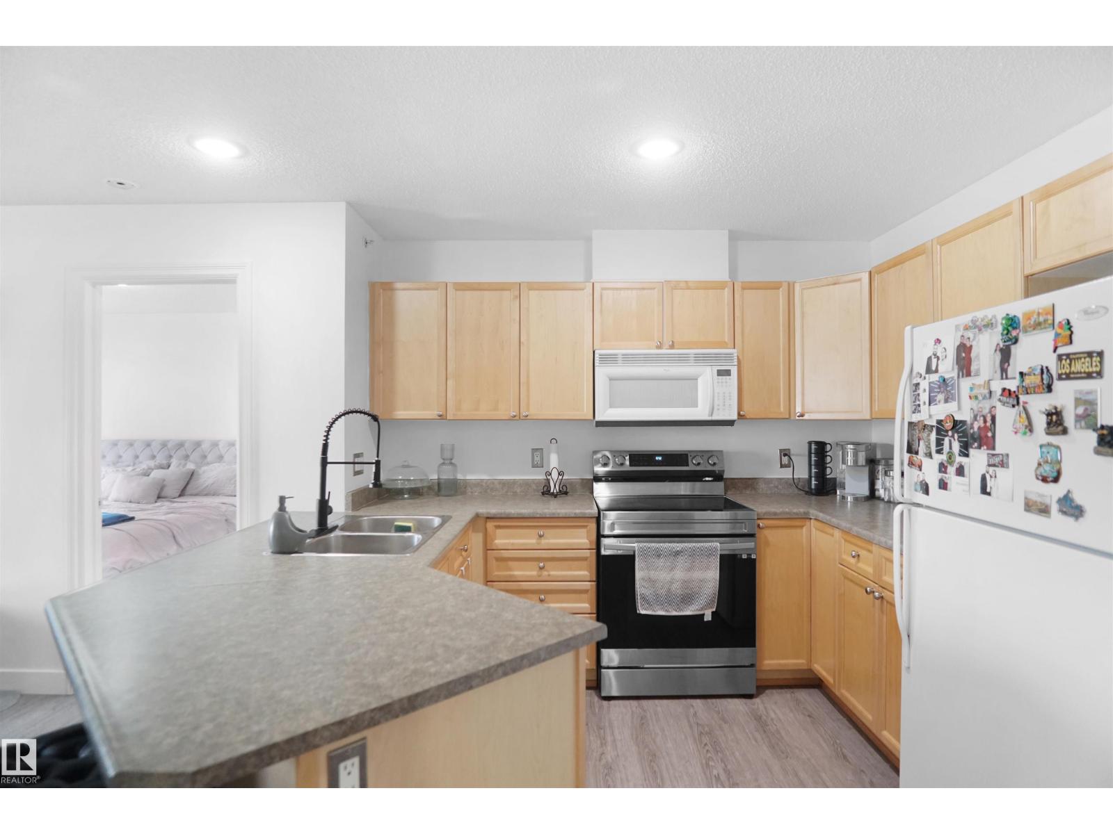 #403 15211 139 ST NW - Image 12