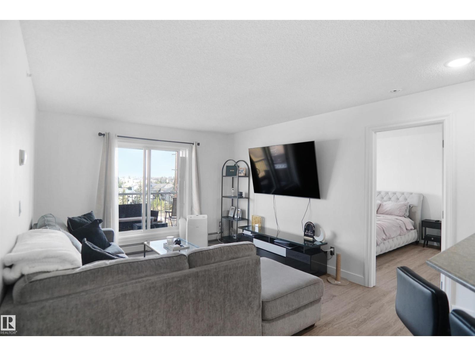 #403 15211 139 ST NW - 6