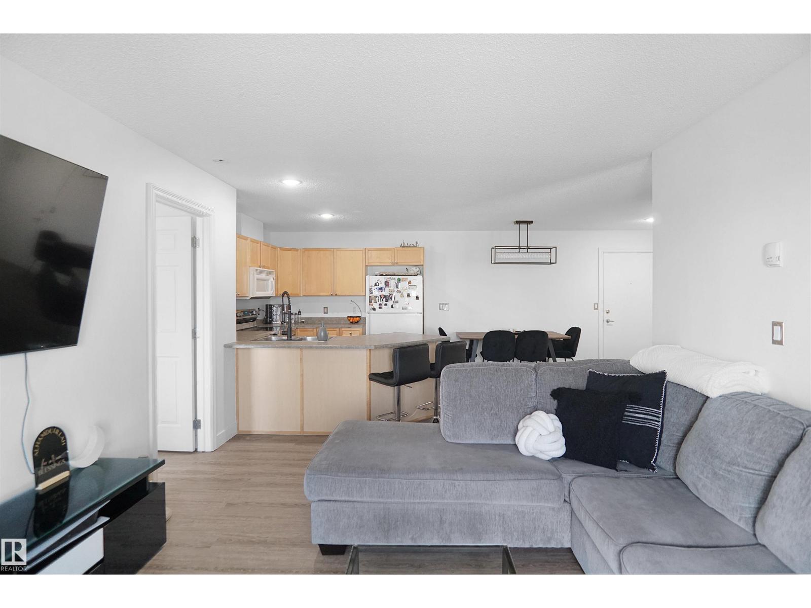 #403 15211 139 ST NW - Image 9