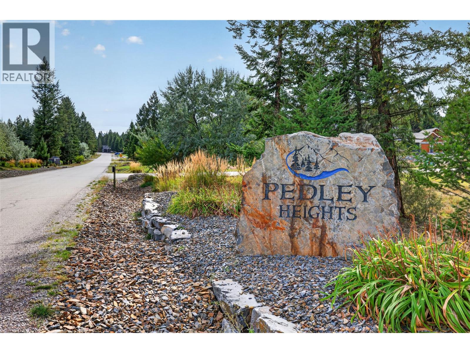 1208 Swansea Crescent - Image 10