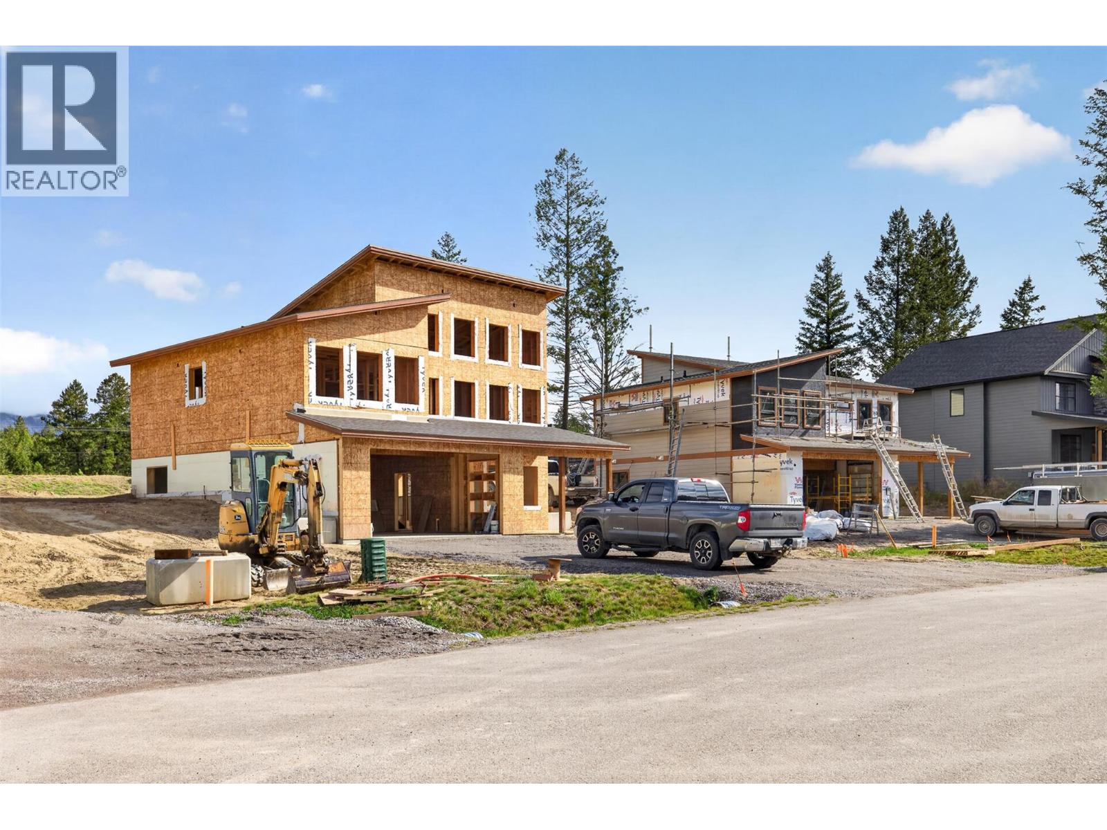 1208 Swansea Crescent - Image 3