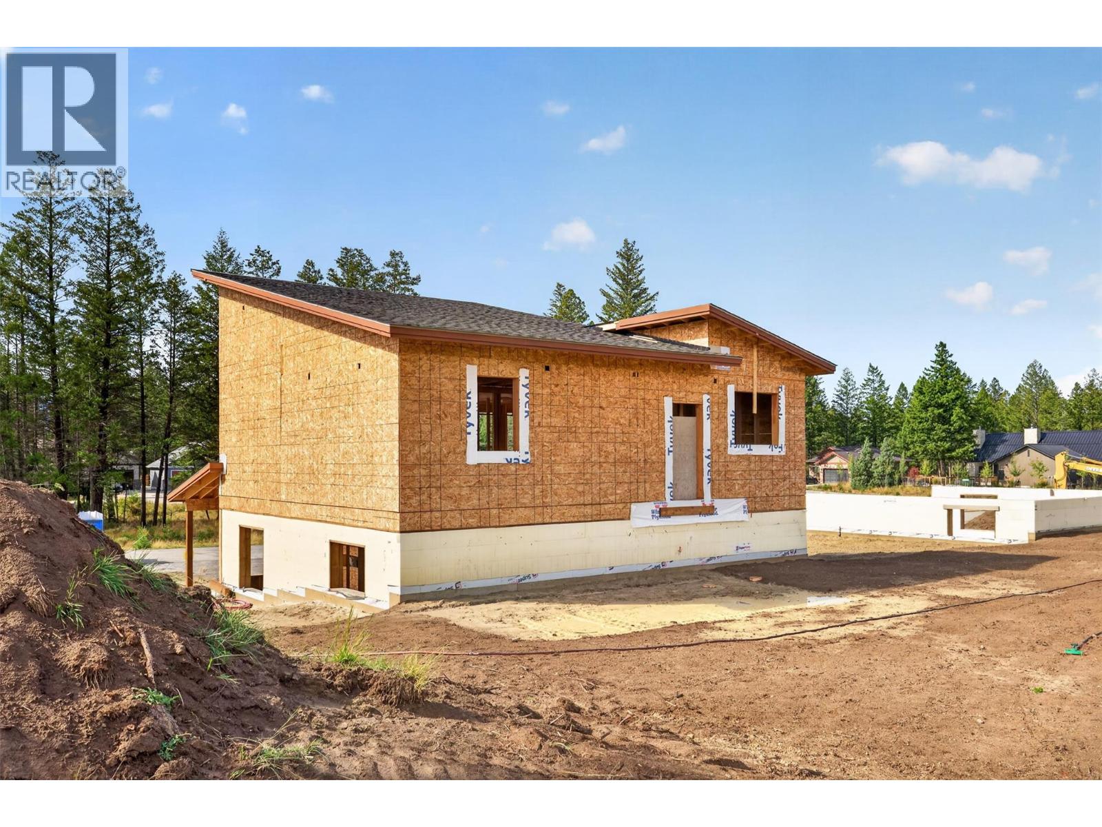 1208 Swansea Crescent - Image 4