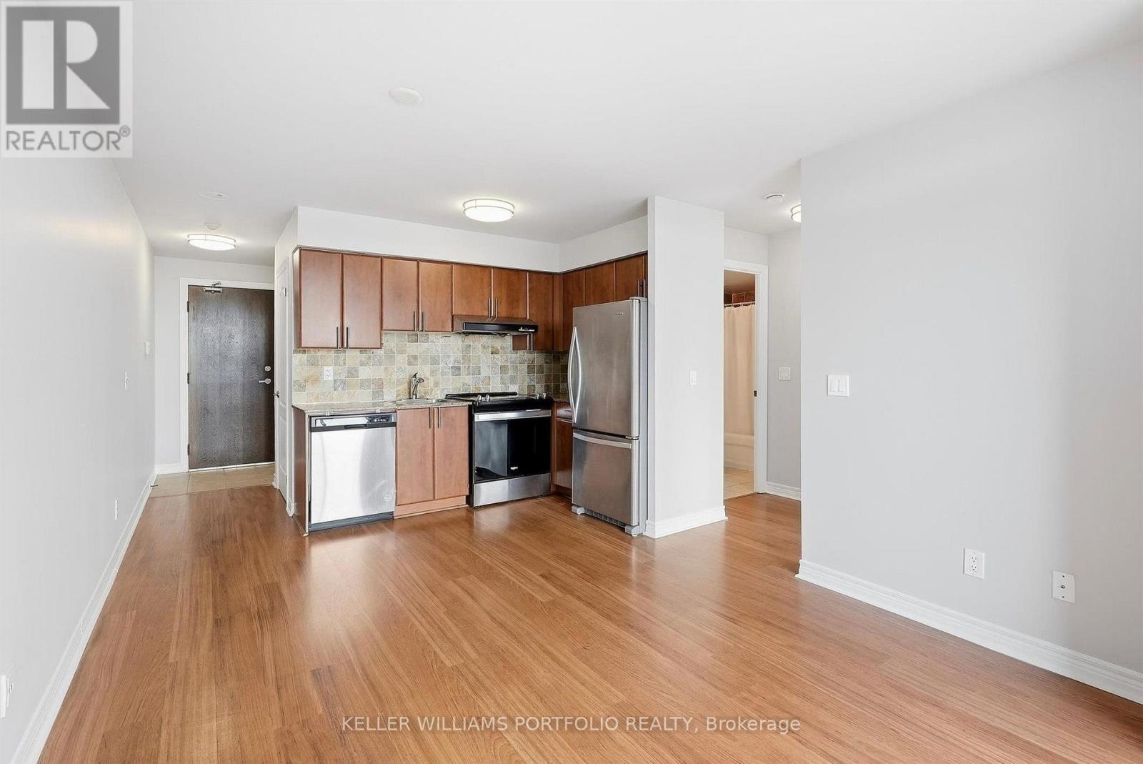 #1417 15 NORTH PARK ROAD - 13