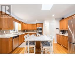 Kitchen - 1033 Cameron Street, Innisfil, ON L0L1C0 Photo 6