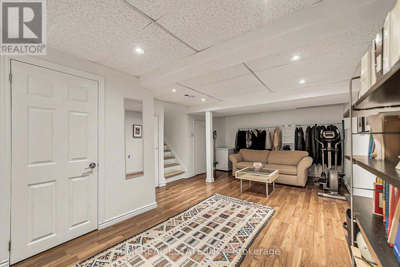 39 BRIGHTWAY CRESCENT - 43