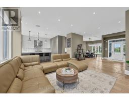 Bedroom 4 - 64 Manor Glen Crescent, East Gwillimbury, ON L0G1M0 Photo 10