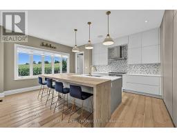 64 Manor Glen Crescent, East Gwillimbury, ON L0G1M0 Photo 11