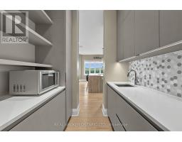 64 Manor Glen Crescent, East Gwillimbury, ON L0G1M0 Photo 17