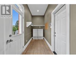 64 Manor Glen Crescent, East Gwillimbury, ON L0G1M0 Photo 18