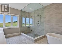 64 Manor Glen Crescent, East Gwillimbury, ON L0G1M0 Photo 25