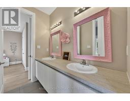 64 Manor Glen Crescent, East Gwillimbury, ON L0G1M0 Photo 34