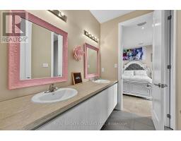64 Manor Glen Crescent, East Gwillimbury, ON L0G1M0 Photo 35