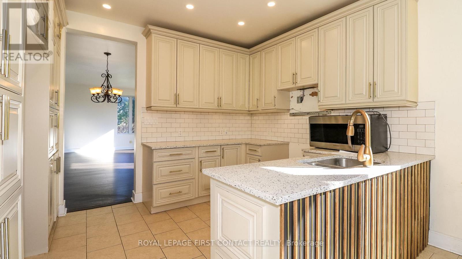 165 BAYSHORE DRIVE - 18