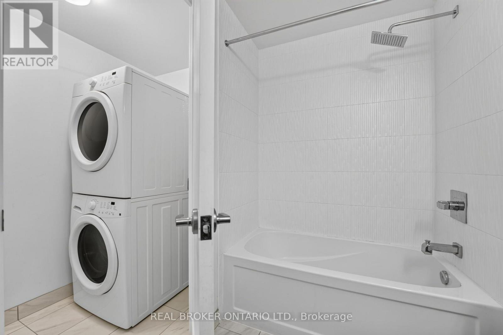 #UNIT 3002 56 ANNIE CRAIG DRIVE - 11