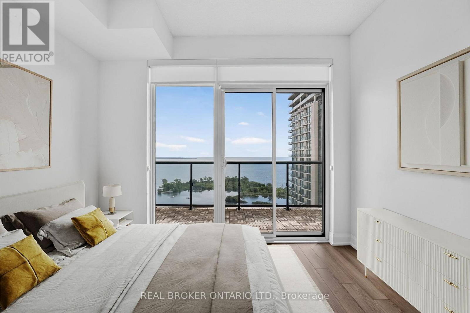 #UNIT 3002 56 ANNIE CRAIG DRIVE - 18
