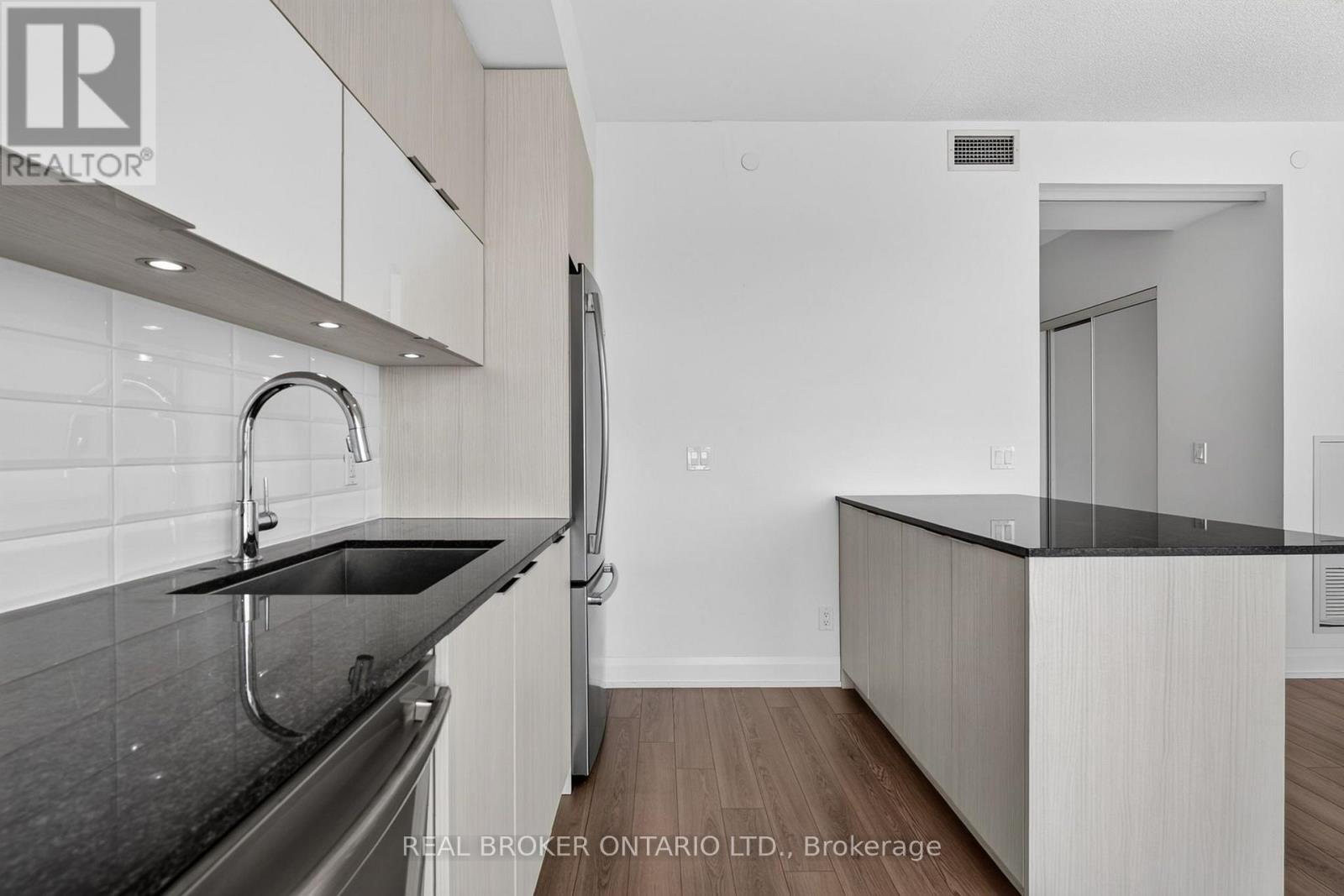 #UNIT 3002 56 ANNIE CRAIG DRIVE - Image 25