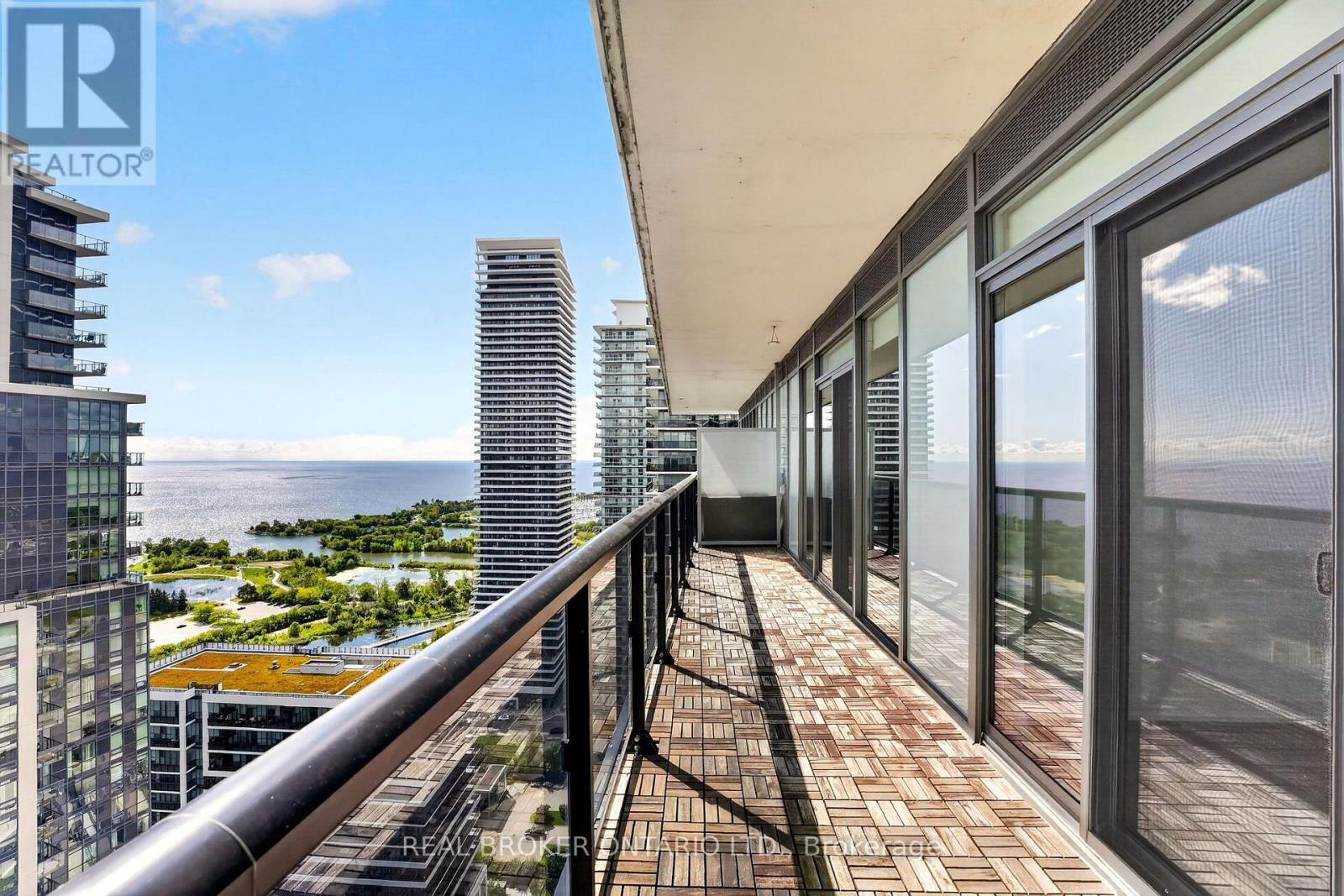 #UNIT 3002 56 ANNIE CRAIG DRIVE - 31