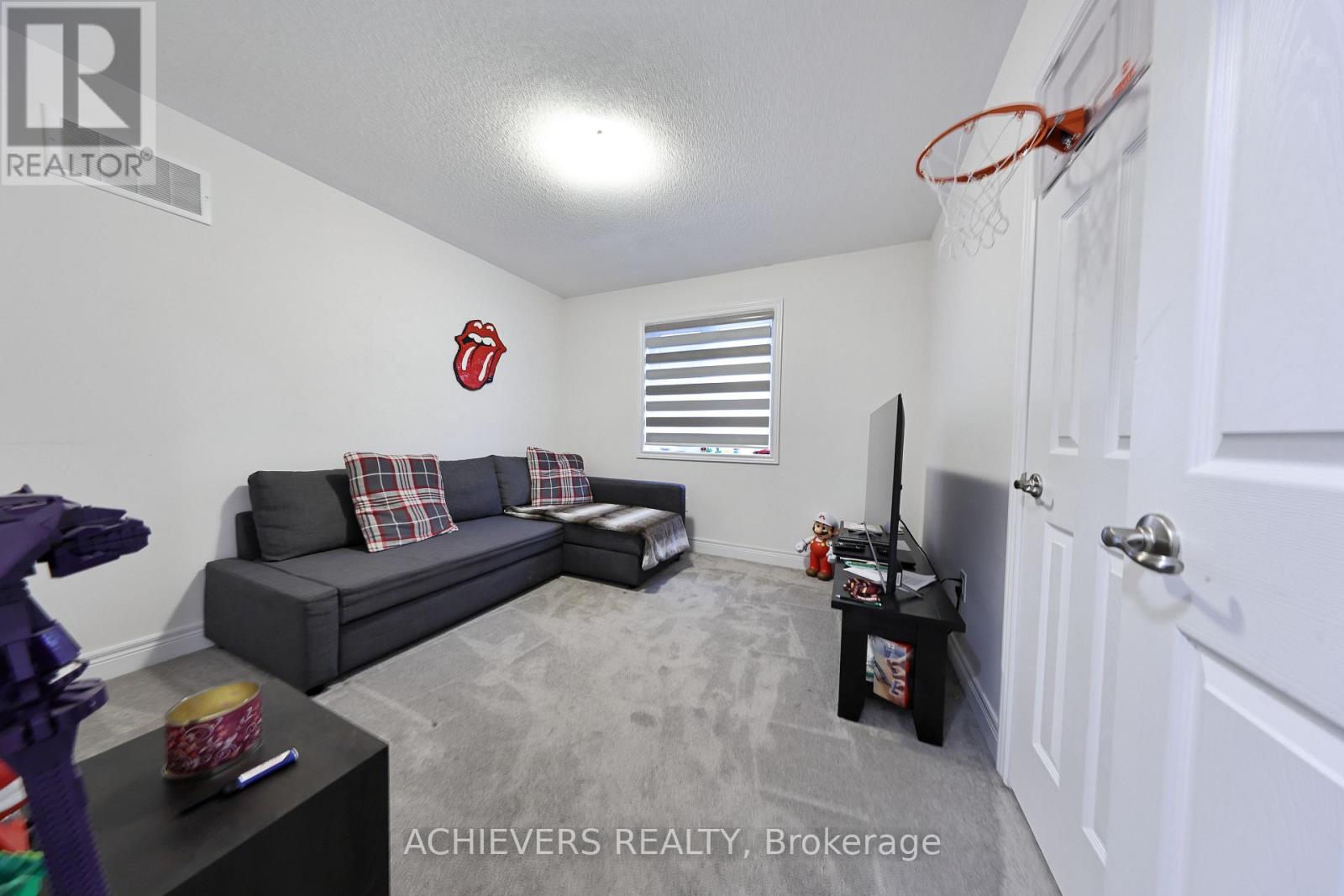 52 BRANIGAN CRESCENT - Image 30