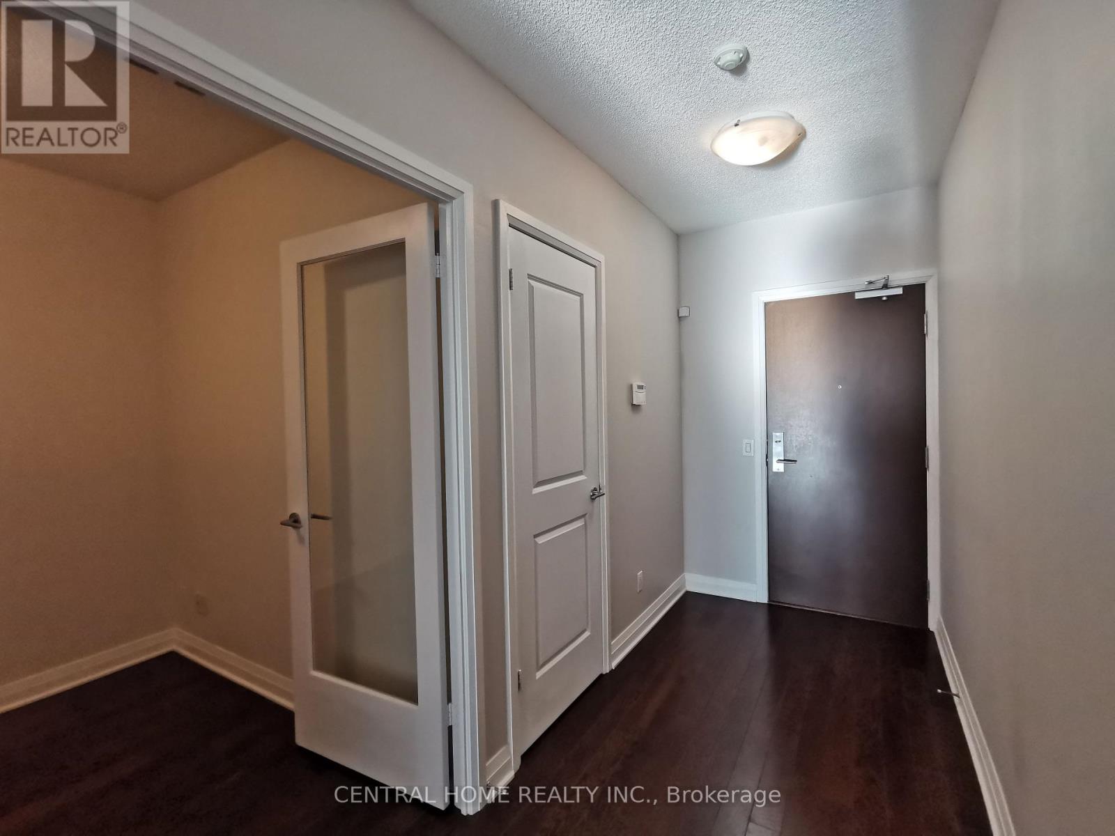 Photo of 613 - 1055 SOUTHDOWN ROAD