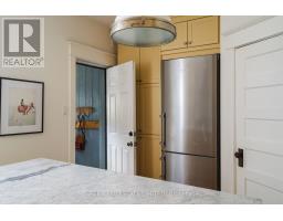 121 Glendale Avenue, Toronto, ON M6R2T3 Photo 13