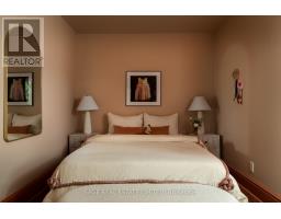 121 Glendale Avenue, Toronto, ON M6R2T3 Photo 9