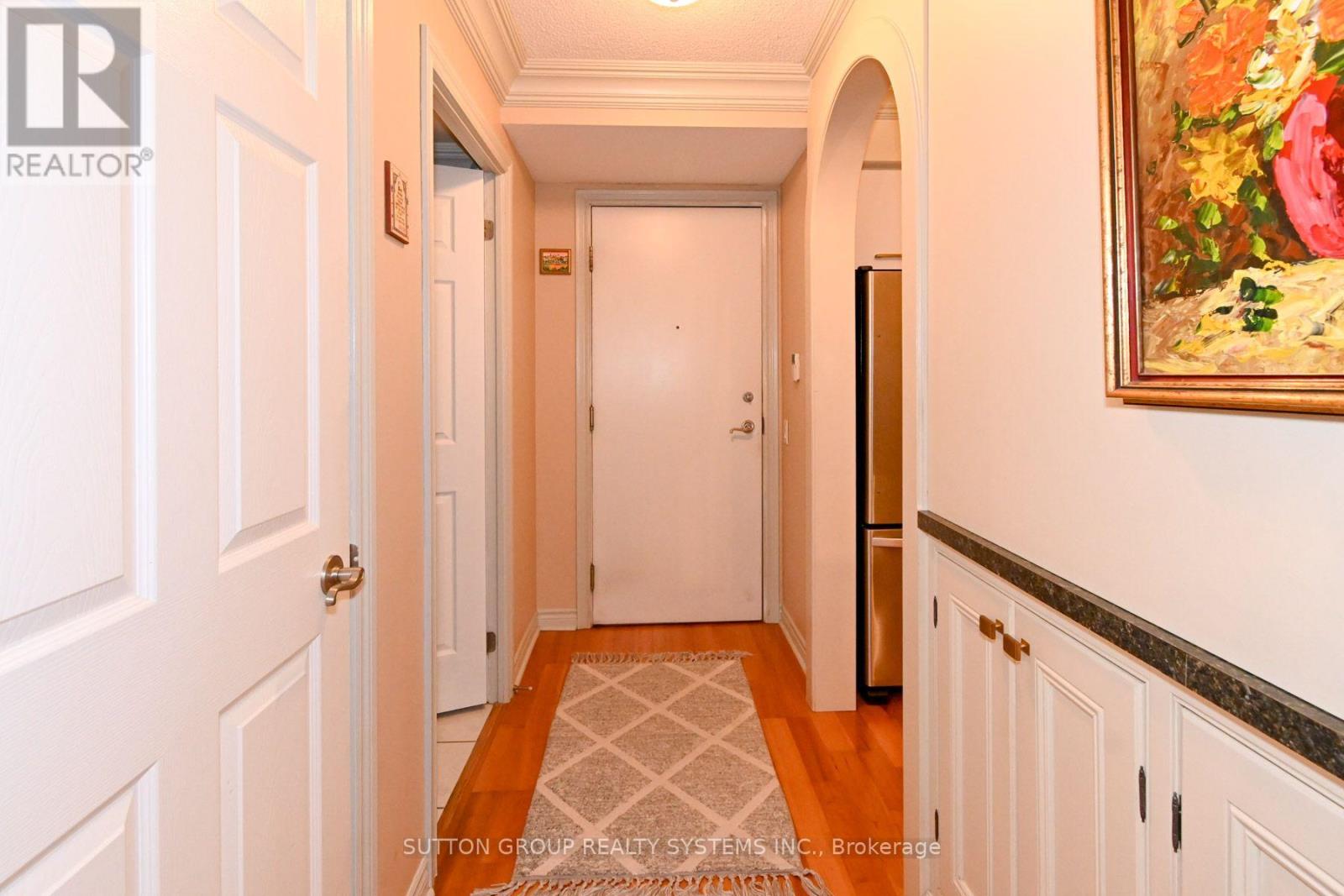 Photo of 605 - 5229 DUNDAS STREET W