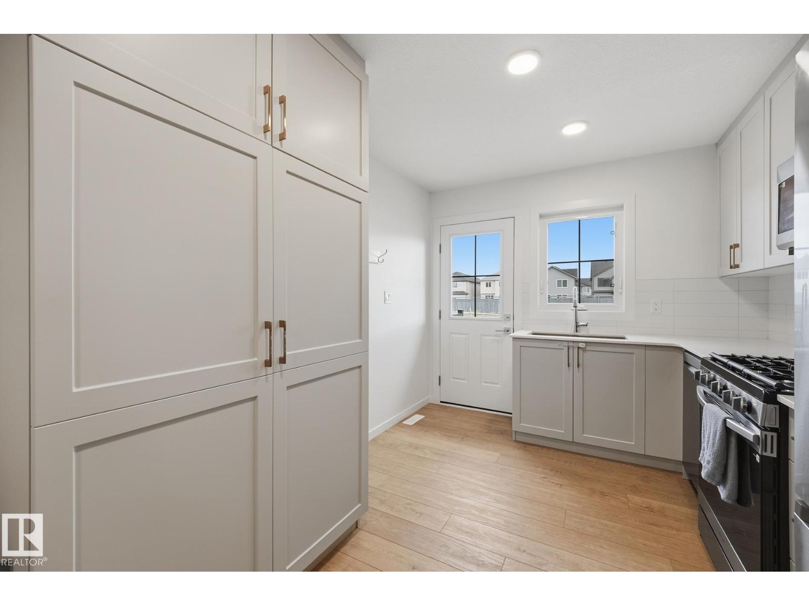 #85 3705 141 ST SW - 12