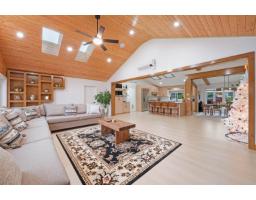 15435 Killarney Place, Surrey, BC V3S7G9 Photo 6