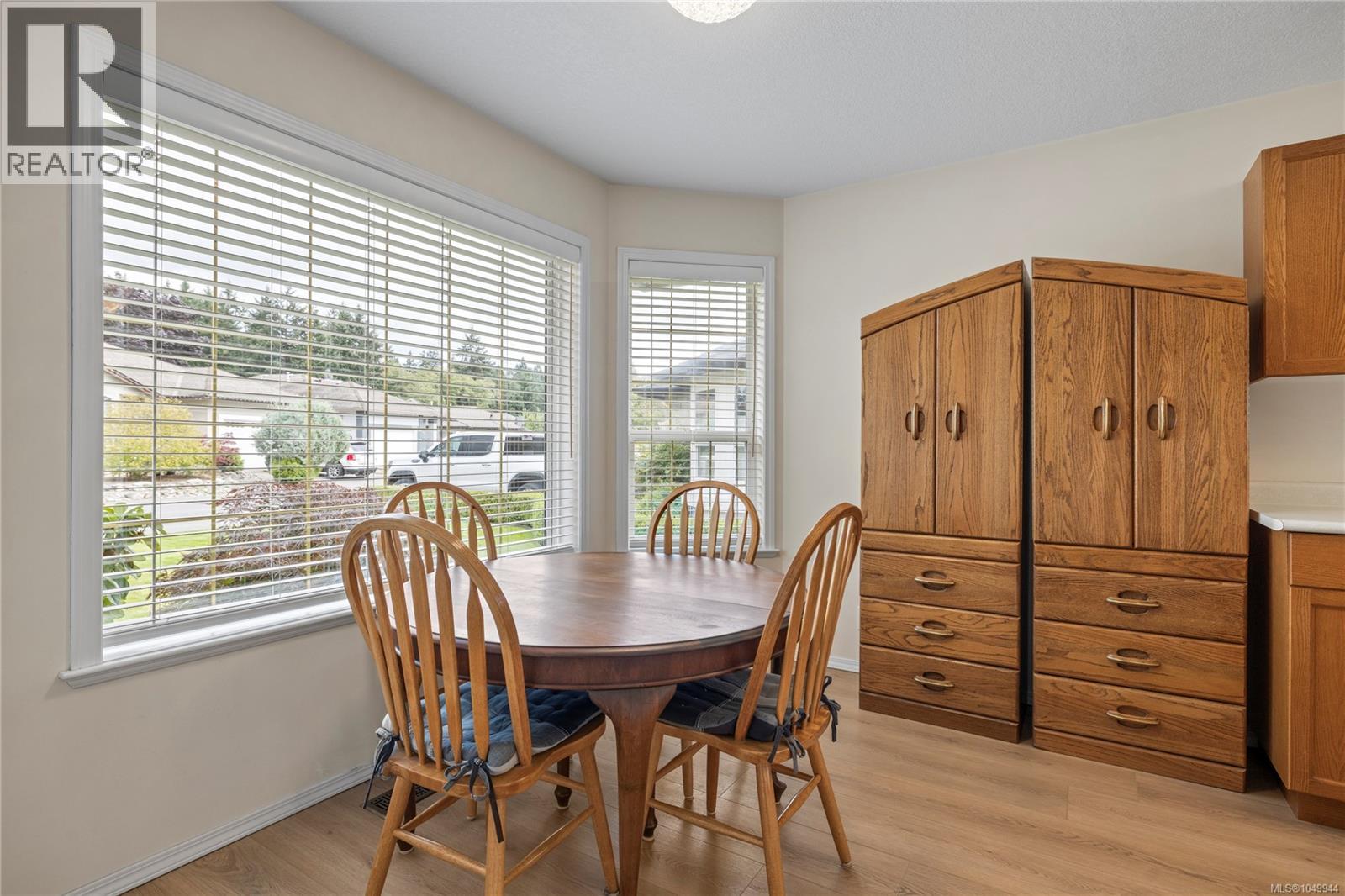 5749 Quarry Cres - 13