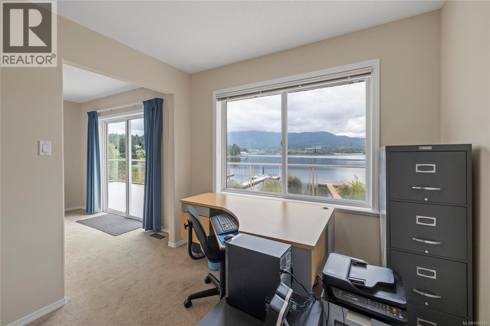 5749 Quarry Cres - 23