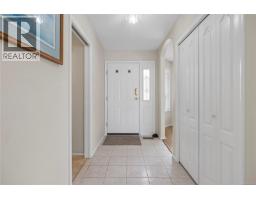 Dining nook - 5749 Quarry Cres, Nanaimo, BC V9T6H9 Photo 7