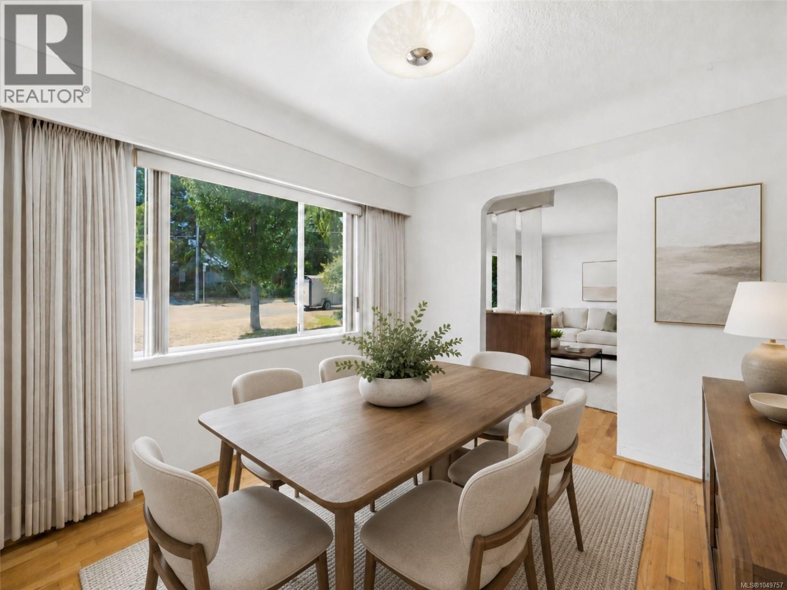 2430 Camelot Rd - 4