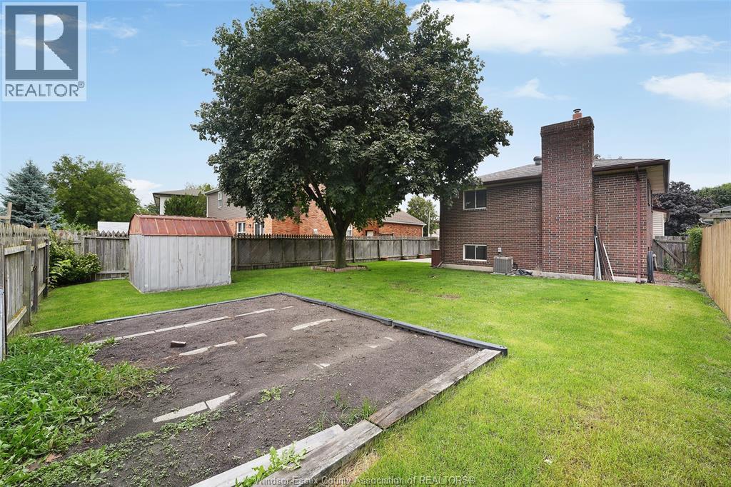 12075 ST. THOMAS CRESCENT - 35
