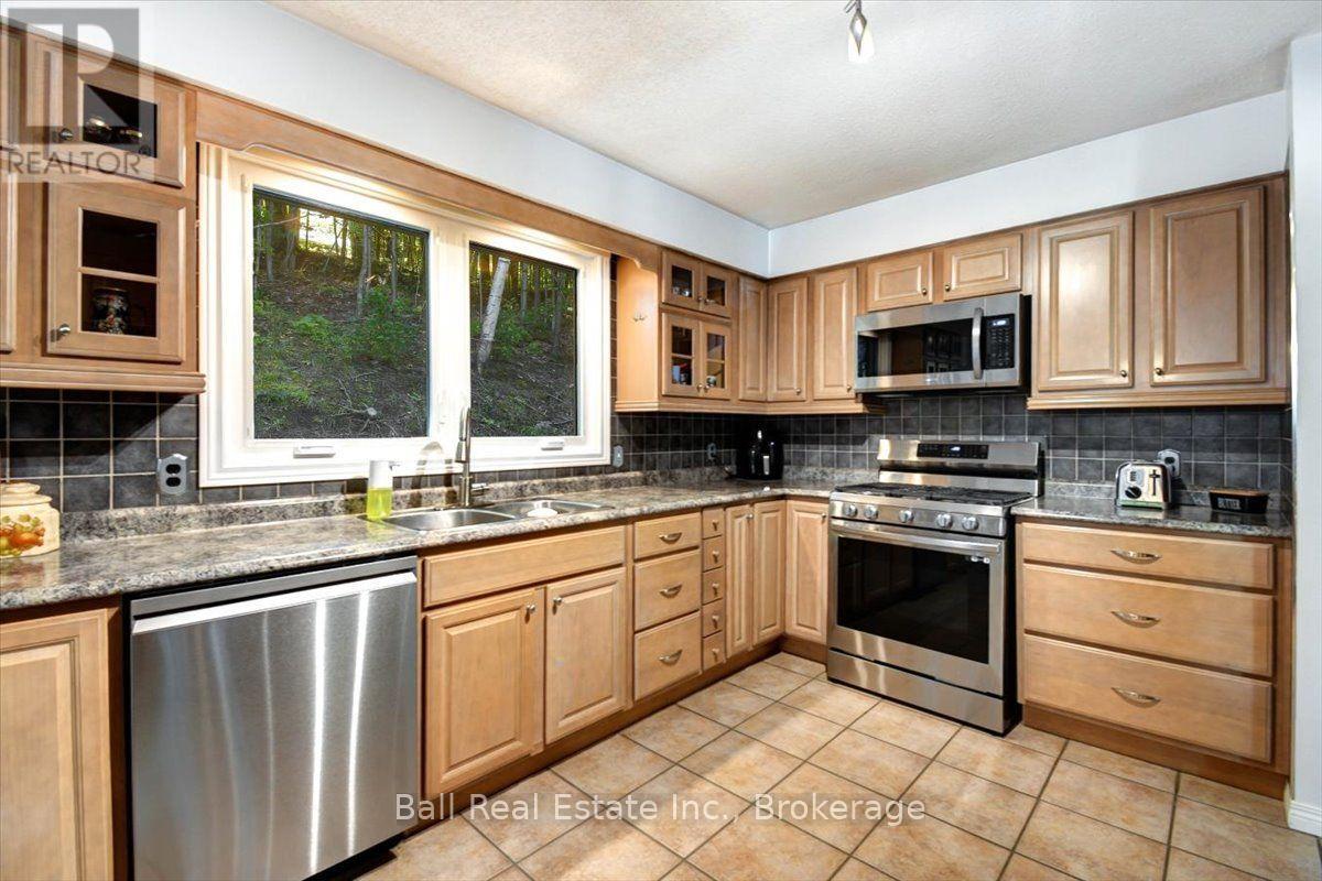 11 RIDGE ROAD - 12