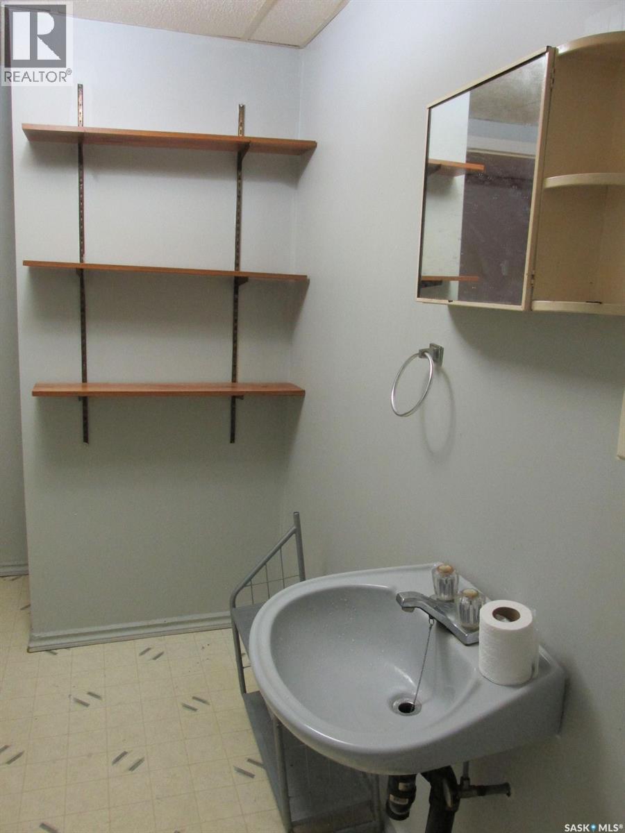 617 8th AVENUE W, Nipawin — photo 33