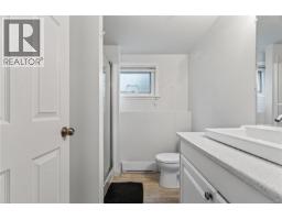 1819 Dunnett Cres, Saanich, BC V8N2P4 Photo 26