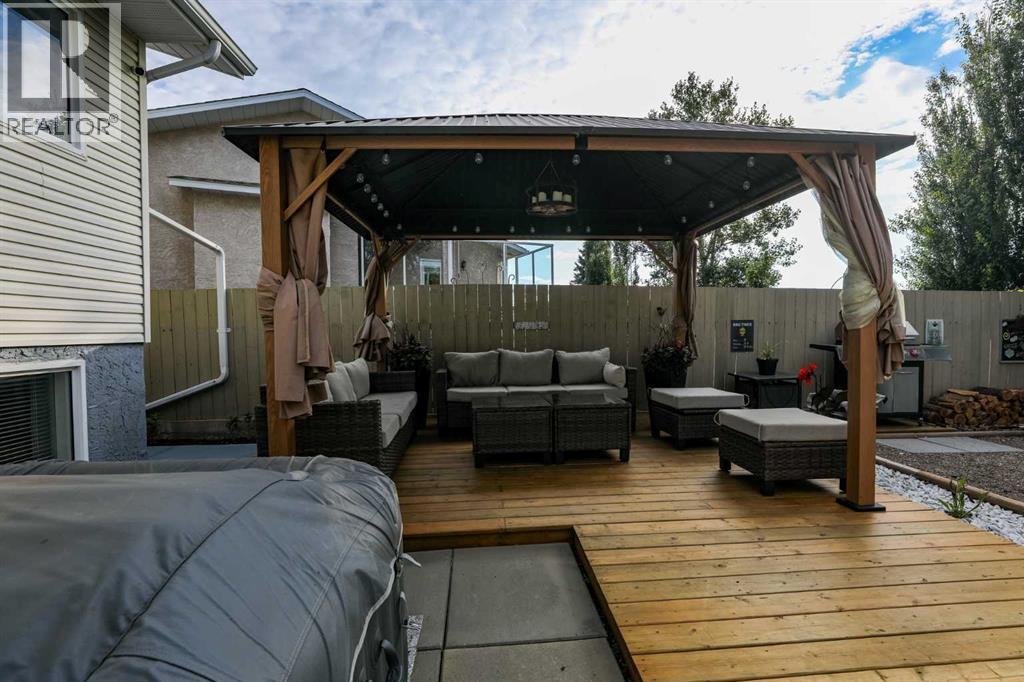 115 Mt. Crandell Cres W - 5