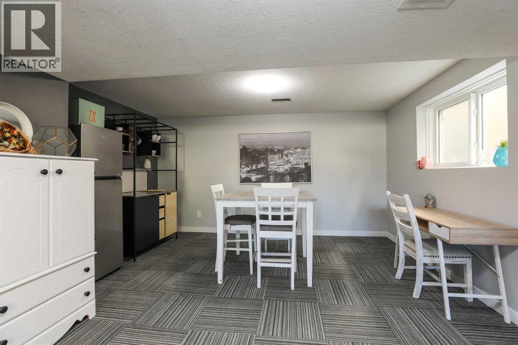 115 Mt. Crandell Cres W - 32