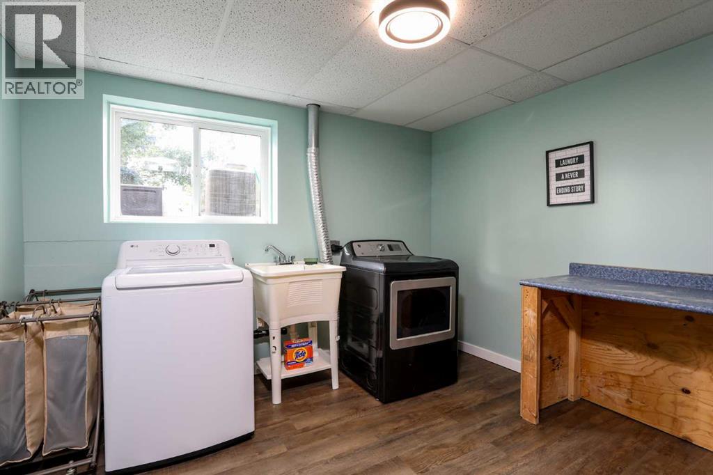 115 Mt. Crandell Cres W - 29