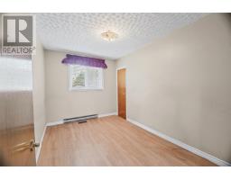 36 Elizabeth Drive thumbnail 11