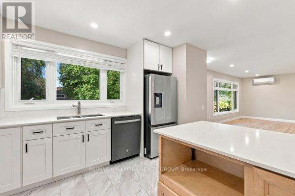 1321 RIDEOUT CRESCENT photo 14