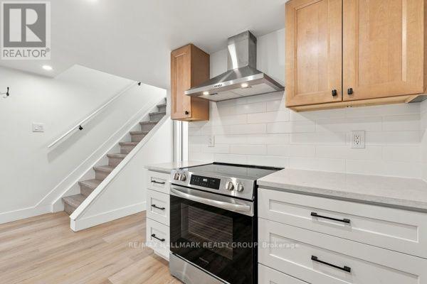 1321 RIDEOUT CRESCENT photo 23