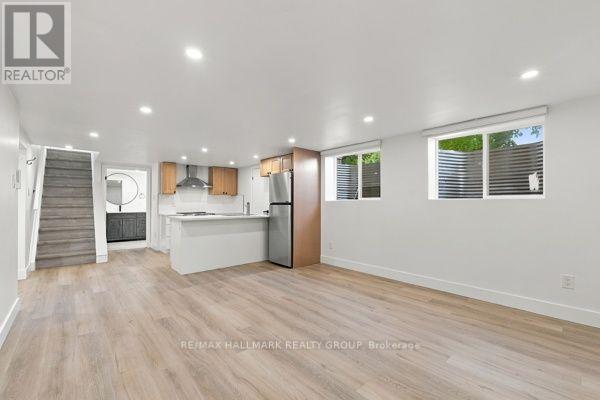 1321 RIDEOUT CRESCENT photo 25