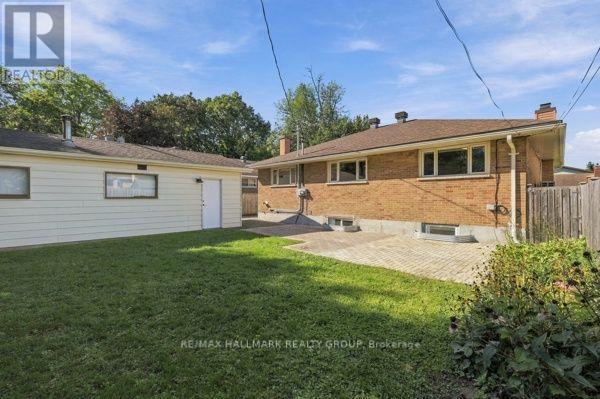 1321 RIDEOUT CRESCENT photo 34