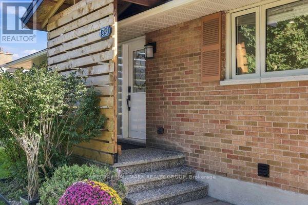 1321 RIDEOUT CRESCENT photo 7