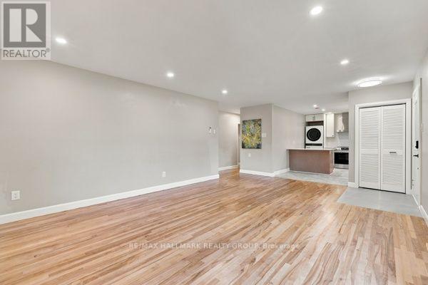 1321 RIDEOUT CRESCENT photo 9
