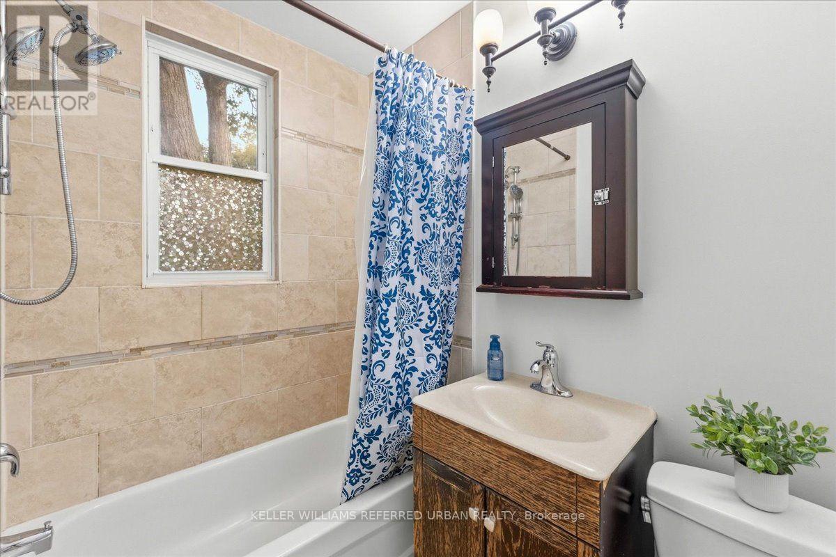 207 ELMHURST AVENUE - 22