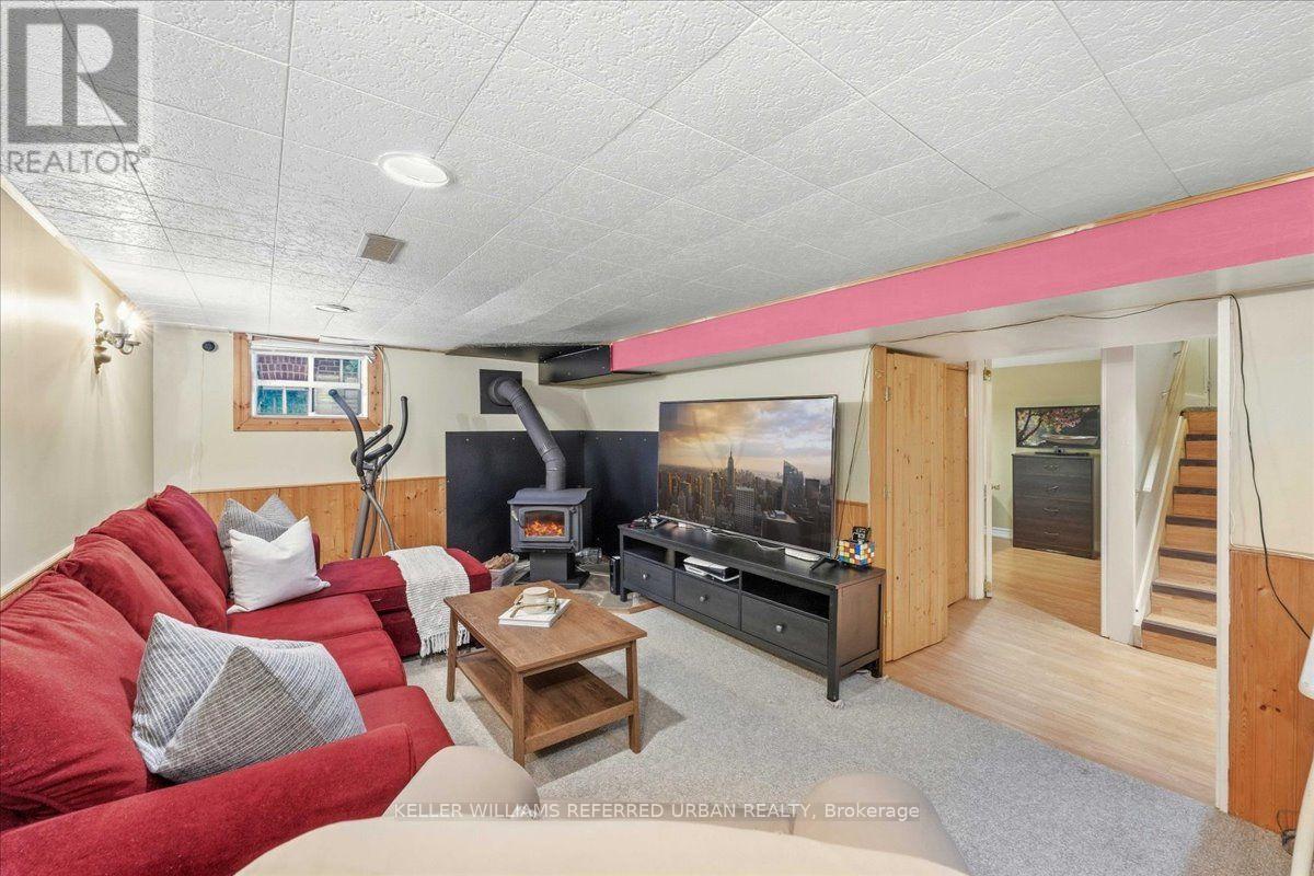 207 ELMHURST AVENUE - 33