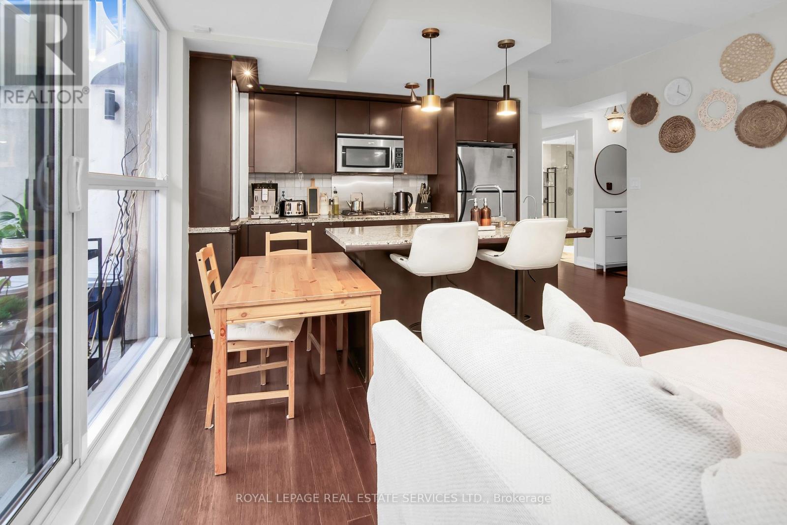 #207 1430 YONGE STREET - 23