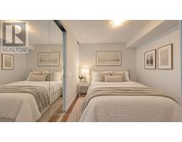 1109 - 770 Bay Street, Toronto, ON M5G0A6 Photo 9